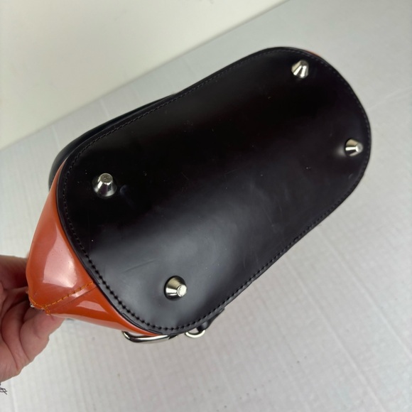 Beijo Paris Convertible Backpack/shoulder Bag-Brown patent and chocolate - Picture 14 of 15